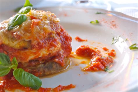 Pasta free lasagna with eggplant, mozzarella and tomatoes