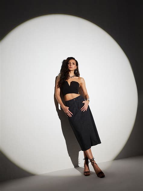 Women's Black Straight-Fit High-Rise Clean-Look Stretchable Denim Midi ...