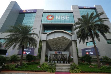 Sensex, Nifty end flat amid mixed global cues - IBTimes India