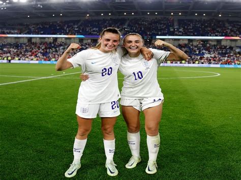 Women's Euro 2022: Stanway's late extra-time goal helps England defeat ...
