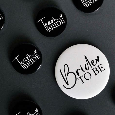 Customised Team Groom Badges – Bliss Bloss