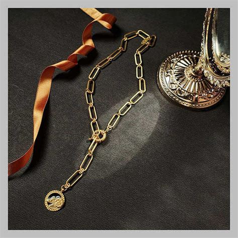 Zodiac Jewellery Trend Everyone Is Currently Obsessed With | Femina.in