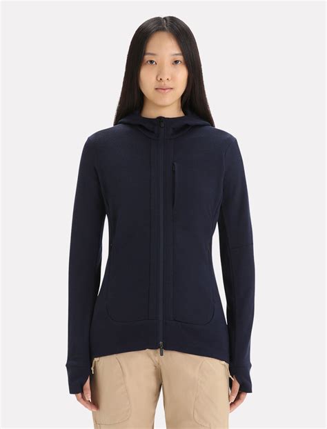 Ultimate Guide To the Best Travel Jacket for Women