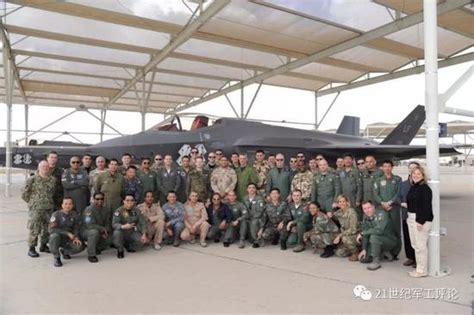 全球最大F-35基地：培养美国空军95%的战斗机飞行员_手机新浪网