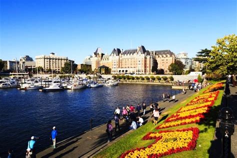 Canada Tour Place | Best Tourist Place to visit in Canada | HelloTravel