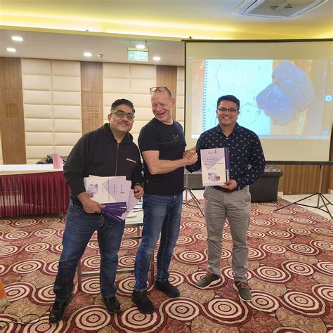 Photo Gallery | JANOS MAKO | Dec 2022/003 | NEO Smile