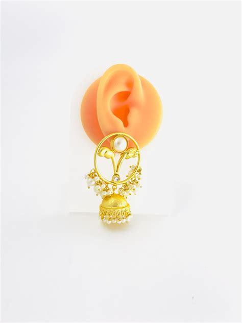 Pearl Gold plated dangler – Astikya
