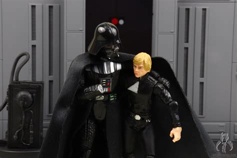 REVIEW AND PHOTO GALLERY: Star Wars Vintage Collection VC280 - Darth ...
