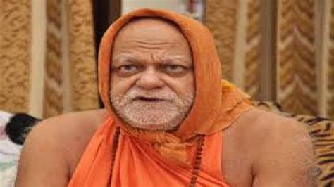 Puri seer sees 'conspiracy' in restriction on chariot climbing