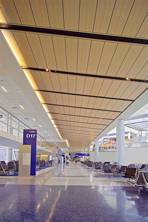Dallas fort worth international airport terminal d baggage claim ...