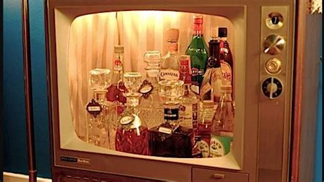 Raise your glass…and your style quotient with these unusual bar decor ...