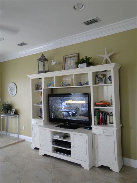 14 Unique Entertainment Center Living Room Decoration Idea to Try