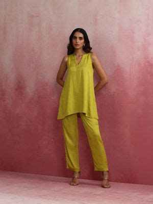 Buy trueBrowns Lime Green Short Kurta with Pant Co-Ord (Set of 2) (XS ...