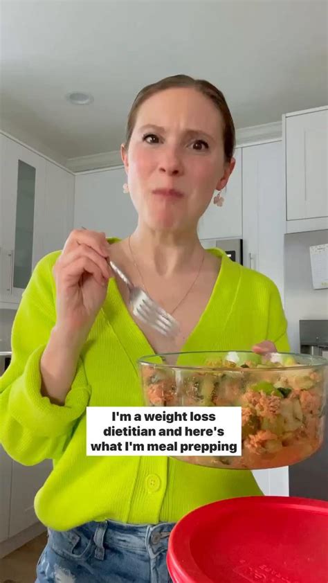 college nutritionist