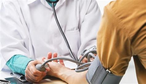 为什么在连续测量血压时，每次血压都不一样，以哪个值为准？|血压|血压计|电子血压计_新浪新闻