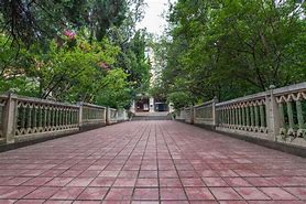 Image result for 铺路 pave a road