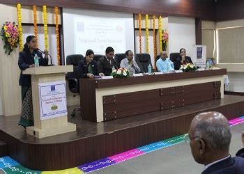 D. Y. PATIL INSTITUTE OF MASTER OF COMPUTER APPLICATIONS AND MANAGEMENT ...