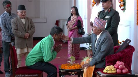 Nepal: President, former King offer "Tika" to public on Bijaya Dashami