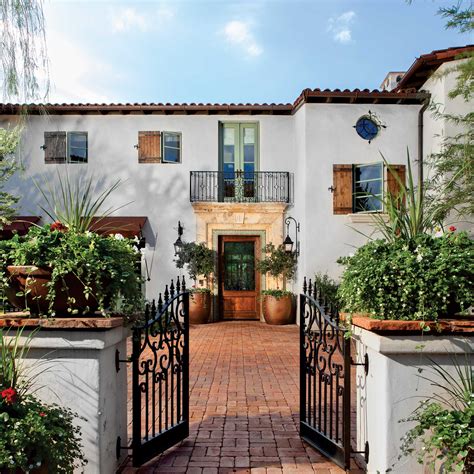 Phoenix Home & Garden | Speaking Spanish Colonial 🗣 Inside the new ...