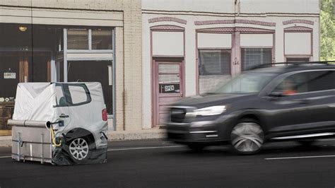 Crash Prevention Technology 的图像结果