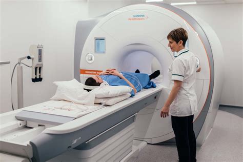 MRI (Magnetic Resonance Imaging)