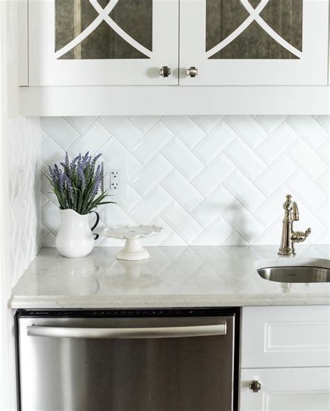 25 Classic Herringbone Subway Tile Ideas You Will Love