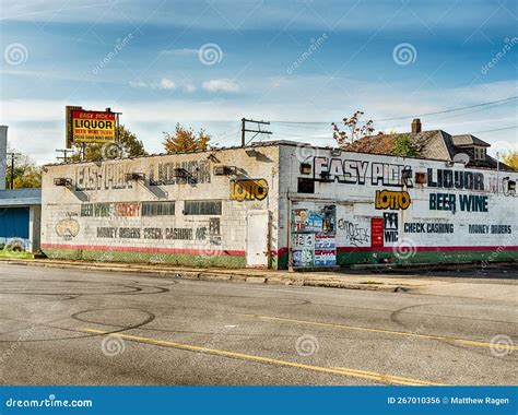 Liquor Store on Hamilton Avenue Editorial Photo - Image of michigan ...