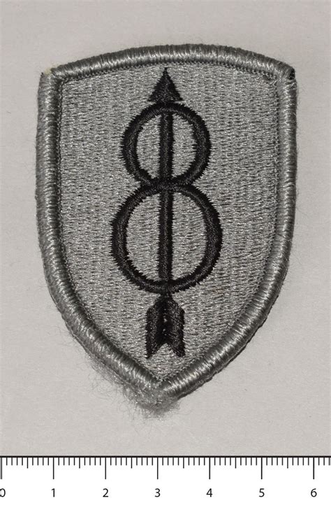 Нашивка нарукавная 8TH INF DIV foliage (071106) США, купить в Интернет ...