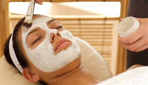 5 Homemade Masks To Get Rid of Dark Skin - lifeberrys.com