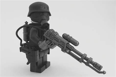 Flamethrower LEGO Hand 的图像结果