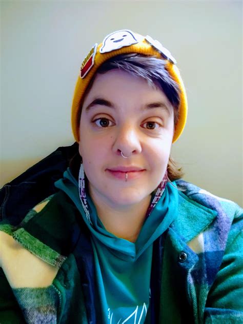 Feeling Euphoric with this fit! :) Ember (they/them) - just your ...