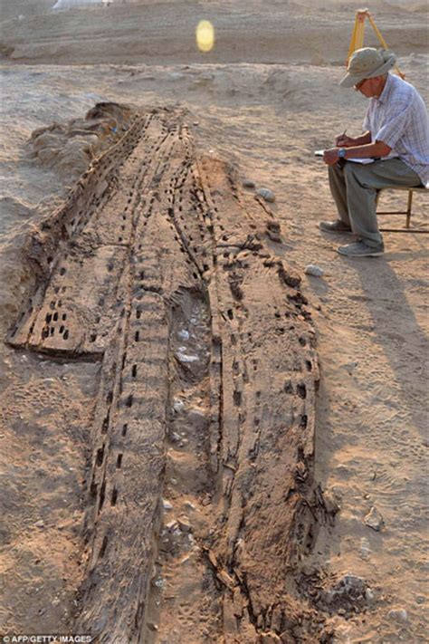 考古学家发现了5000年之久的古埃及法老太阳船-搜狐IT