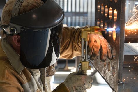 APPRENTICESHIP — THE BOILERMAKER MUSEUM of PHOTOGRAPHY AND FILM