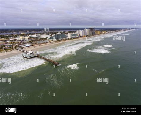 Main street pier in daytona beach hi-res stock photography and images ...