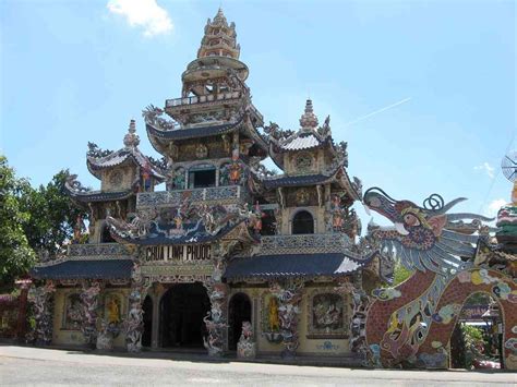 What is Vietnam Famous For: Places, Food, Culture and Activities
