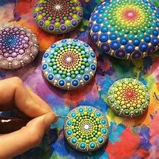 steine bemalen mit acrylfarbe paint stones 60 of our favorite ideas lifestyle trends steine bemalen mit acrylfarbe paint stones 60 of our favorite ideas lifestyle trends