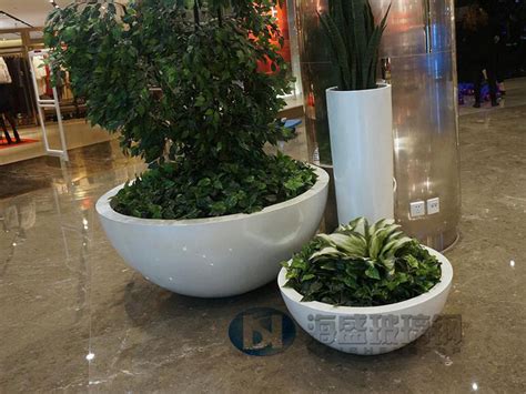 玻璃钢古典花盆造型 - 深圳市澳奇艺玻璃钢科技有限公司