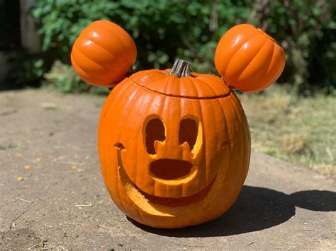 How to carve a Disney Mickey Halloween pumpkin - a beginner’s guide ...