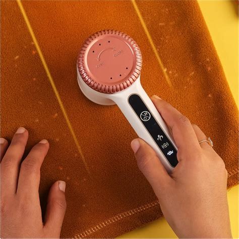 Buy AGARO LR2001 Lint Remover, Rechargeable for Woolen Sweaters ...