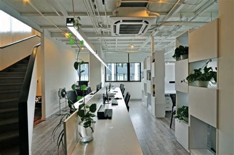挑高层办公室装修设计效果图_岚禾工装设计