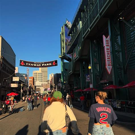 Maddy Cherry (@madeleineraecherry) • Instagram photos and videos