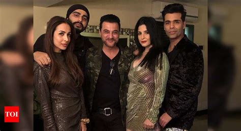 Photo: Arjun Kapoor and Malaika Arora ring in 2019 with Sanjay Kapoor ...