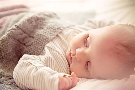 宝宝睡觉出汗代表什么？许多爸妈仍不知道其中的原因