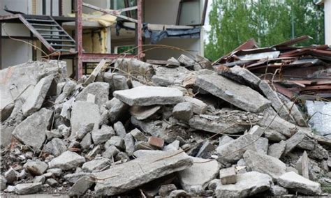 Kali Khaber building collapse: 12 rescued; GHMC declares structure unsafe