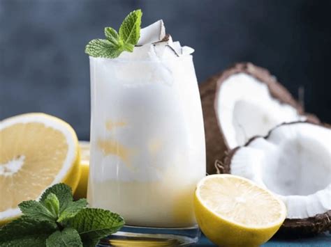 Agua De Coco: Beneficios, Usos Y Cómo Incorporarla A Tu Dieta | Doctor Online