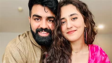 Cross-Border Love Story: Pakistani Woman Arrives in India to Marry ...