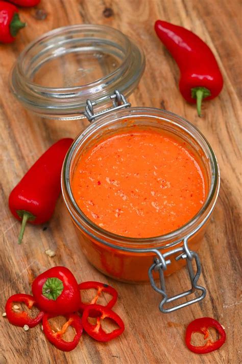 Simple Homemade Chili Sauce (Red Chilli Sauce) - Alphafoodie
