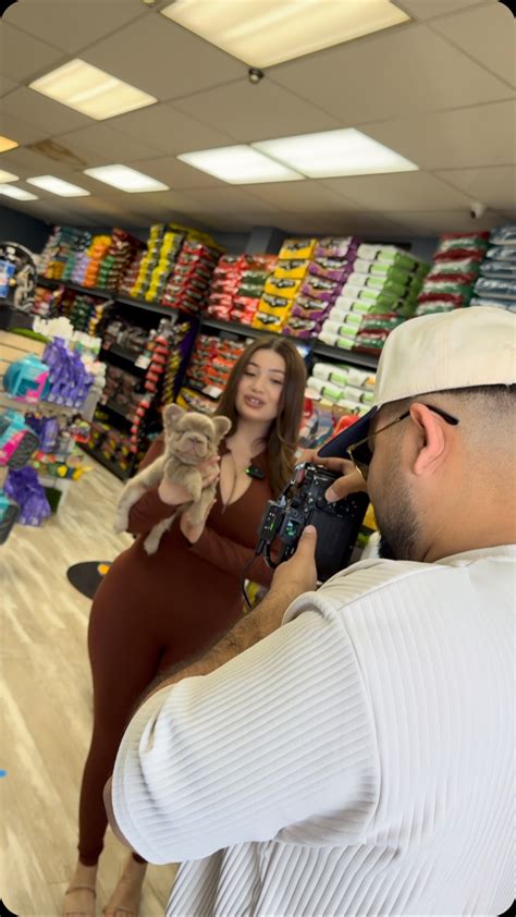 Byanka leeper | I love me a paleta de nieve #byankalee #foodie | Instagram