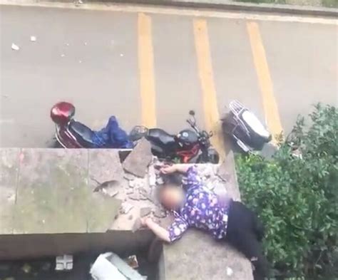突发！今天上午，湖南省湘潭市九华华美丽都一女子跳楼身亡！