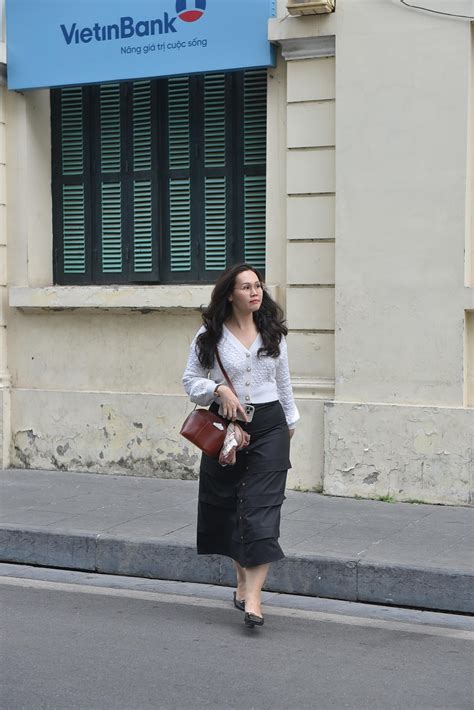 Professional Female Business Person 的图像结果